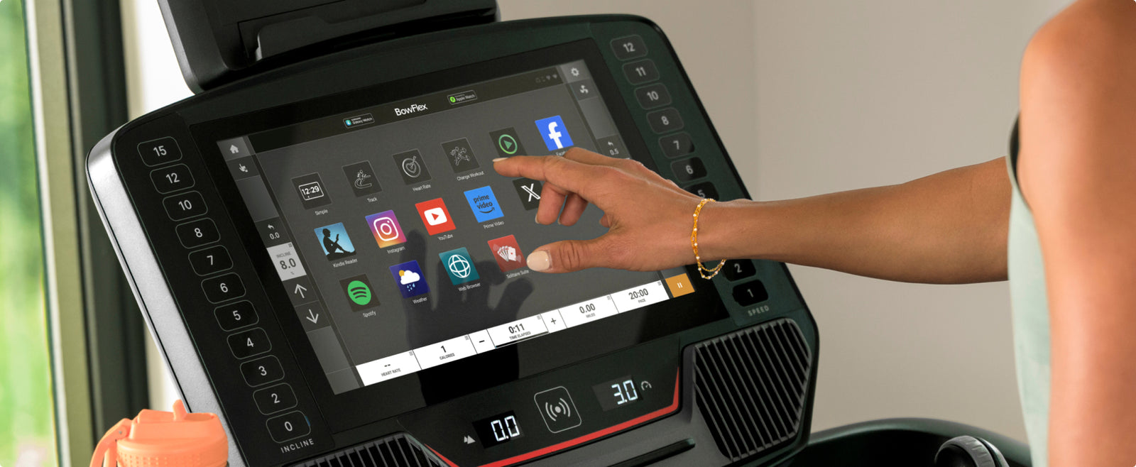 16” HD touchscreen