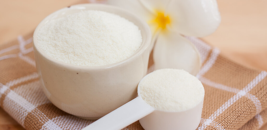 A scoop of collagen powder